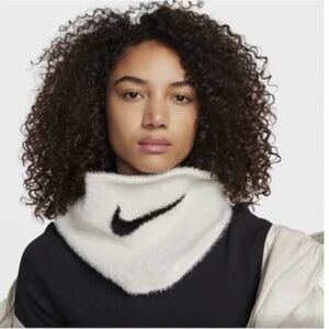 Nike Unisex Plush Knit Infinity Scarf White‎ Swoosh Sporty Winter Athleisure